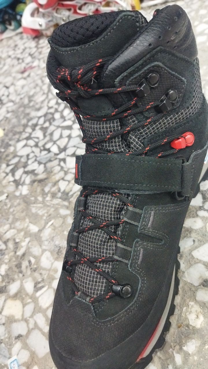 کفش کوهنوردی استوک